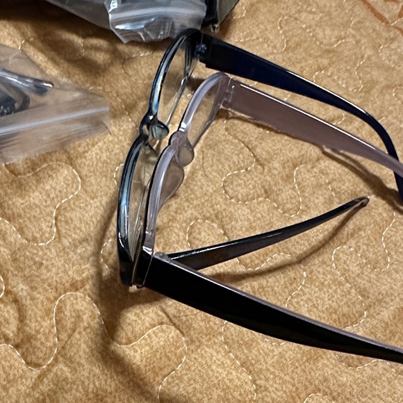 +3.00 Set of Reading Glasses - Picture 5 of 5